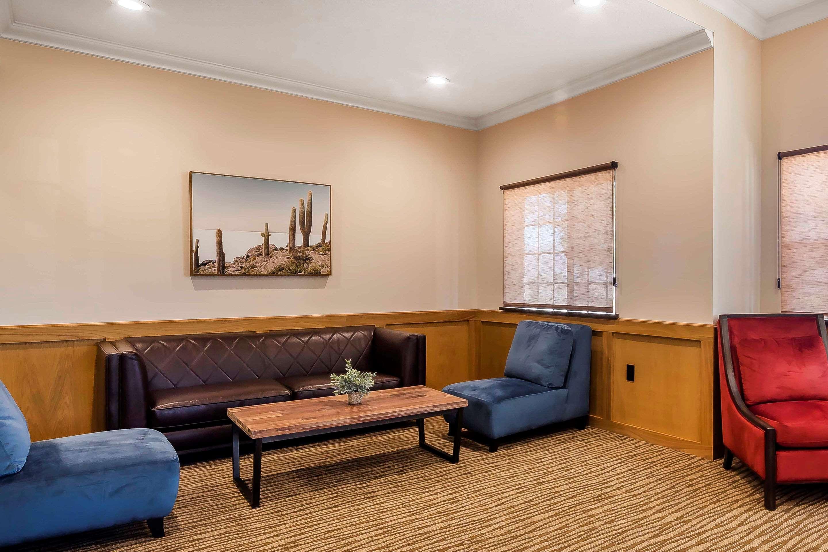 Comfort Airport Hotel